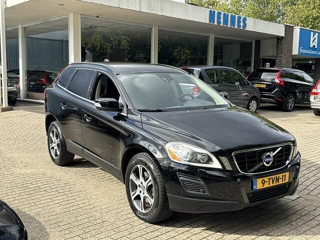 Zwart Gebruikt 2011 Volvo XC60 Kinetic SUV | € 11.450 (Eerlijke prijs) - Afbeelding 1/4