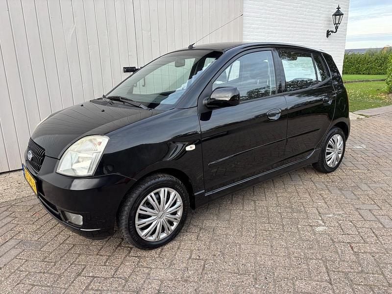 Zwart Gebruikt 2004 Kia Picanto Hatchback | € 1.850 (Eerlijke prijs) - Afbeelding 1/4