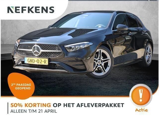 Zwart Gebruikt 2023 Mercedes A200 AMG line Hatchback | € 35.920 (Iets duurder) - Afbeelding 1/3