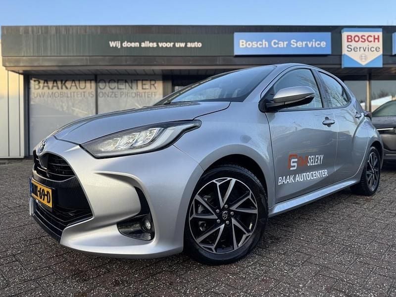 Occasion Toyota Yaris Business Edition 116 PK (85 kW) 2024 Zilver Hatchback