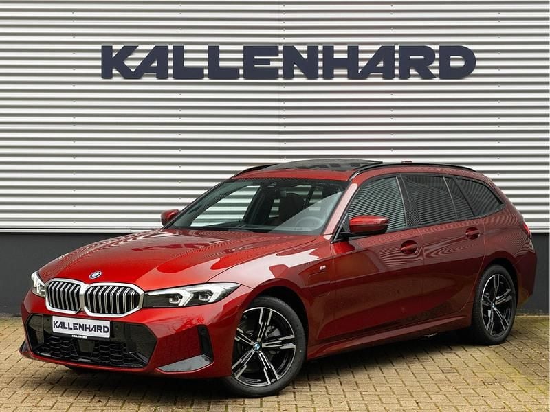 Rood Gebruikt 2025 BMW 330 Stationwagen | € 53.875 (Duur) - Afbeelding 1/4