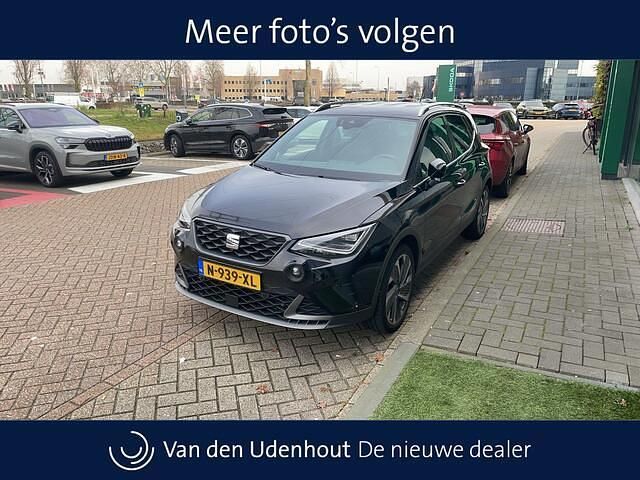 Zwart (metallic) Gebruikt 2022 Seat Arona Business SUV | € 21.950 (Eerlijke prijs) - Afbeelding 1/4