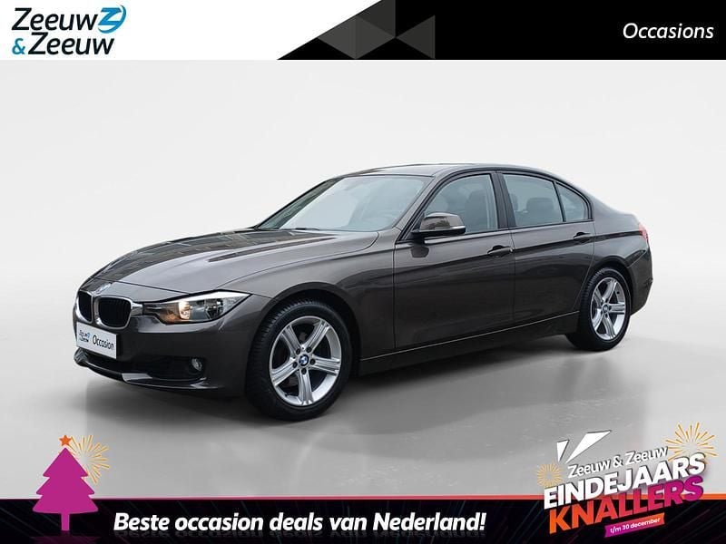 Havanna metallic (bruin metallic) Gebruikt 2012 BMW 320 Executive Sedan | € 14.990 (Eerlijke prijs) - Afbeelding 1/4