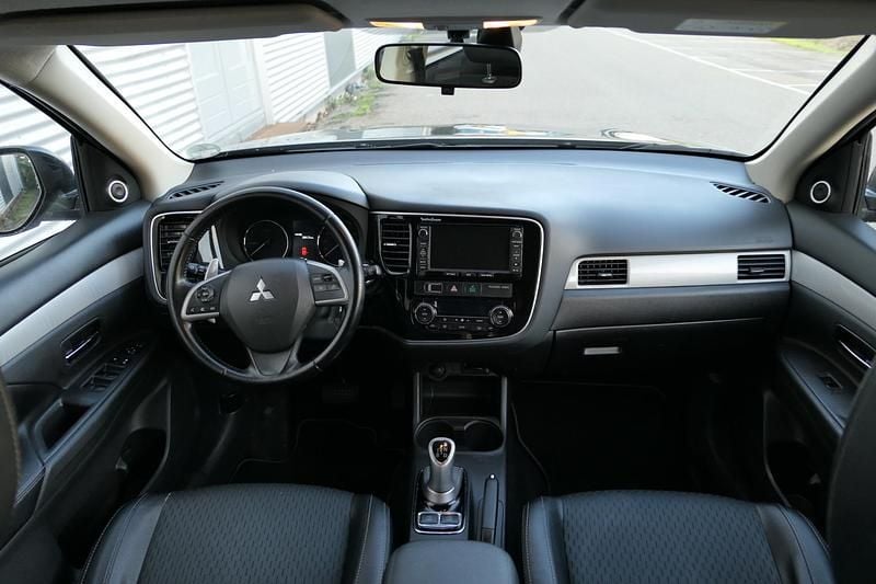 Occasion Mitsubishi Outlander P-HEV Edition 121 PK (88 kW) 2014 Zwart SUV