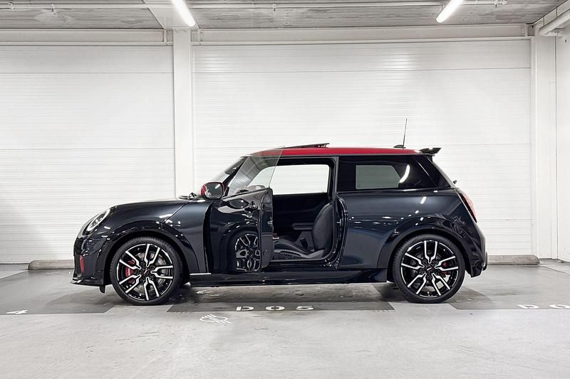 Nieuw Mini John Cooper Works 231 PK (169 kW) 2025 Grijs Hatchback