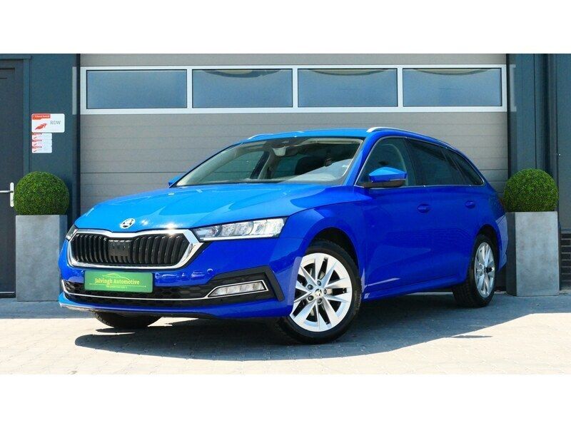 Blauw Gebruikt 2021 Skoda Octavia Business Line Stationwagen | € 18.440 (Eerlijke prijs) - Afbeelding 1/4