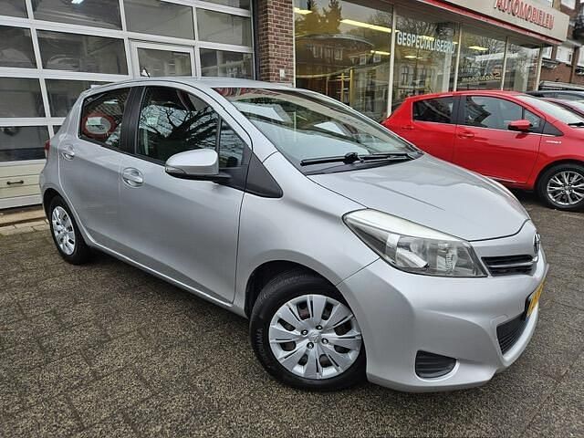 Occasion Toyota Yaris 101 PK (74 kW) 2014 Grijs (metallic) Hatchback