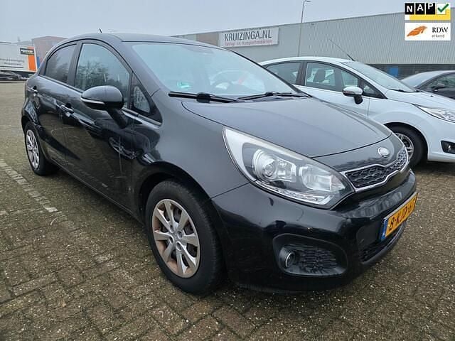 Zwart Gebruikt 2013 Kia Rio Plus Hatchback | € 4.999 (Goede deal) - Afbeelding 1/4