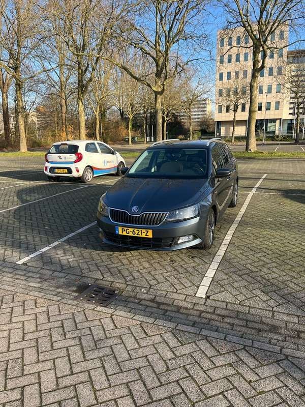 Grijs Gebruikt 2017 Skoda Fabia Drive Stationwagen | € 8.299 (Eerlijke prijs) - Afbeelding 1/4