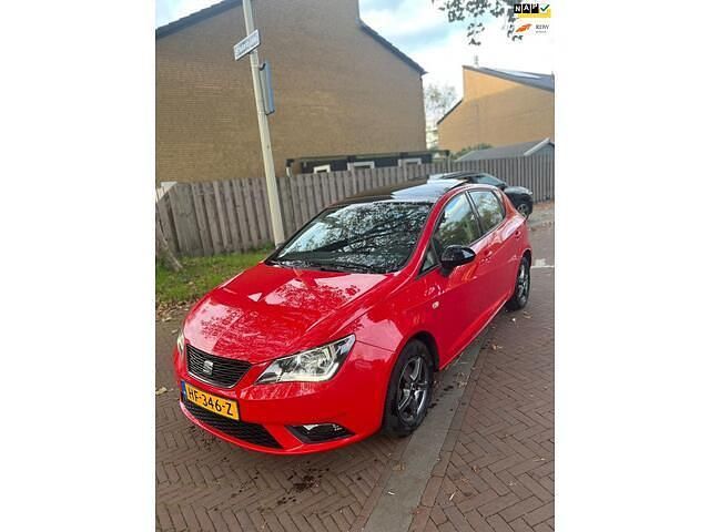 Rood Gebruikt 2015 Seat Ibiza Hatchback | € 7.749 (Eerlijke prijs) - Afbeelding 1/4