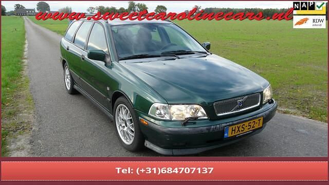 Groen Gebruikt 1999 Volvo V40 Comfort Stationwagen | € 3.450 - Afbeelding 1/4