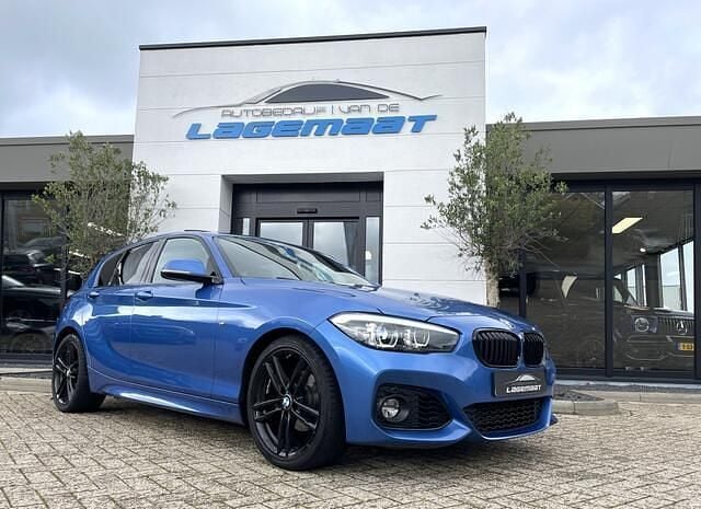 Blauw Gebruikt 2019 BMW 118 M Sport Hatchback | € 22.750 (Eerlijke prijs) - Afbeelding 1/4