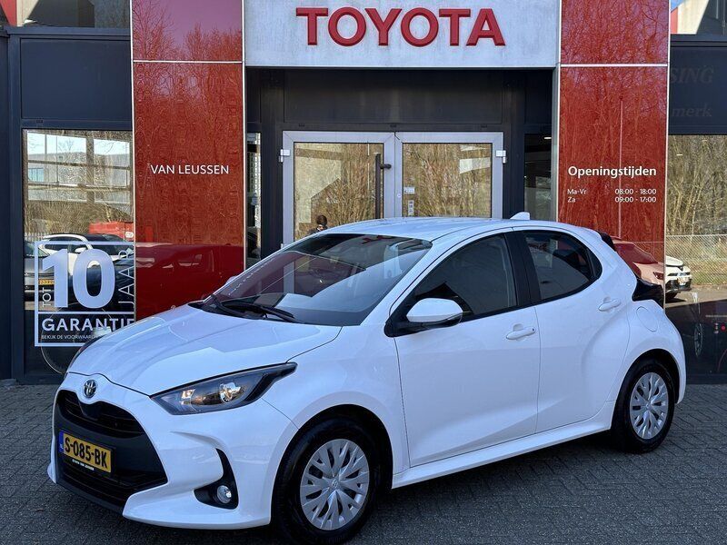 Wit Gebruikt 2022 Toyota Yaris Hatchback | € 19.400 (Super prijs) - Afbeelding 1/4