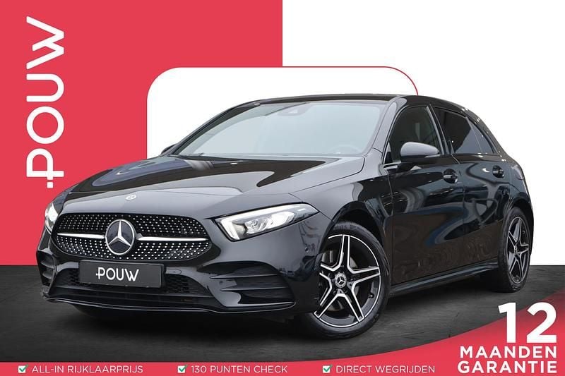 Zwart Occasion 2021 Mercedes A250 AMG line Hatchback | € 26.450 (Goede deal) - Afbeelding 1/4