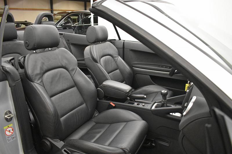 Occasion Audi A3 Cabriolet S-Line 105 PK (77 kW) 2013 Grijs, metallic lak Cabriolet