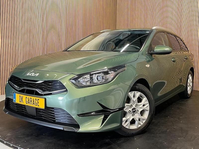 Groen Gebruikt 2022 Kia Ceed Sportswagon Stationwagen | € 19.695 (Eerlijke prijs) - Afbeelding 1/1