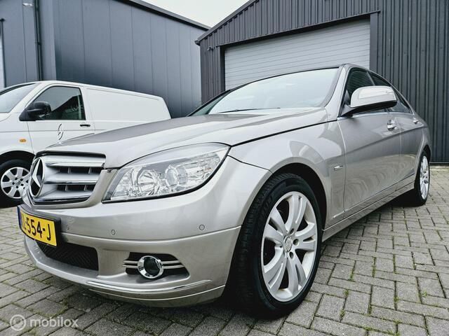 Grijs Gebruikt 2008 Mercedes C220 Avantgarde Sedan | € 4.999 (Goede deal) - Afbeelding 1/4
