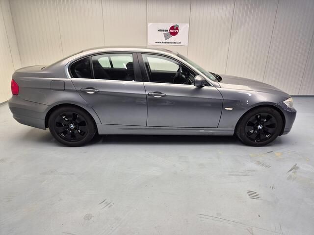 Occasion BMW 318 Luxury Line 143 PK (105 kW) 2011 Grijs Sedan