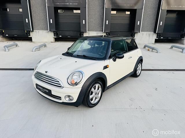 Wit Gebruikt 2009 Mini Cooper Business Hatchback | € 3.299 (Duur) - Afbeelding 1/4
