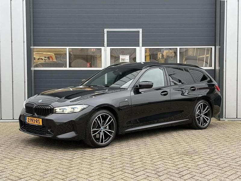 Occasion BMW 320e M Sport 204 PK (150 kW) 2024 Zwart (metallic) Stationwagen