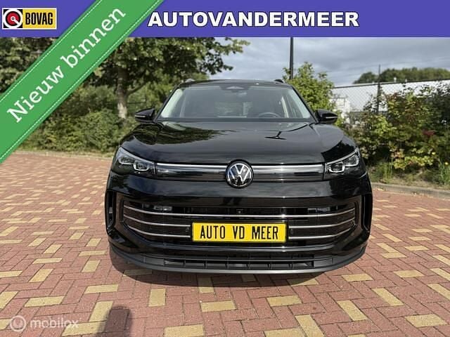 Zwart Gebruikt 2025 VW Tiguan Elegance SUV | € 47.940 (Goede deal) - Afbeelding 1/1