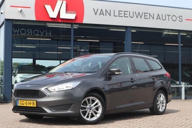 Grijs, metallic lak Gebruikt 2015 Ford Focus Trend Stationwagen | € 4.448 (Duur) - Afbeelding 1/4