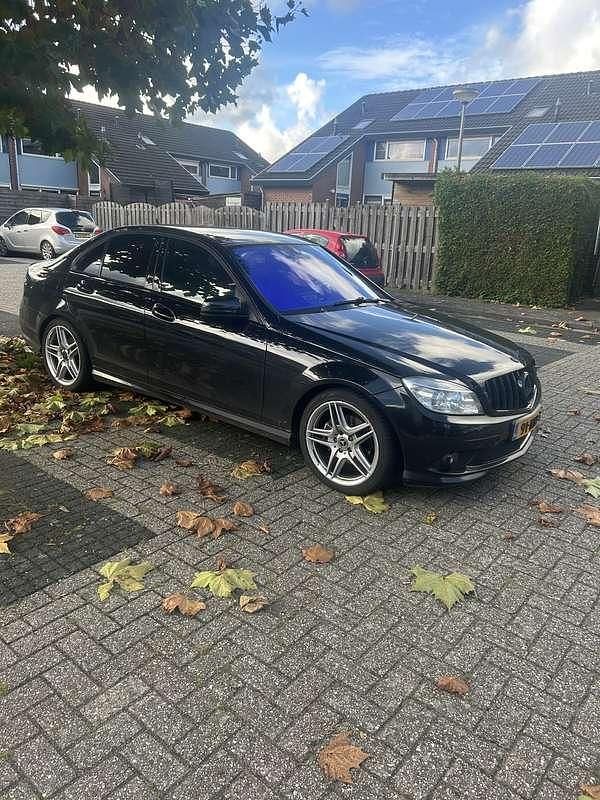 Zwart Occasion 2010 Mercedes C250 Sedan | € 12.995 - Afbeelding 1/4