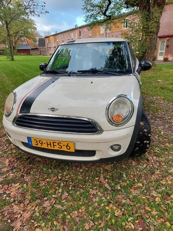 Gebruikt 2008 Mini Cooper Hatchback | € 1.800 (Goede deal) - Afbeelding 1/4