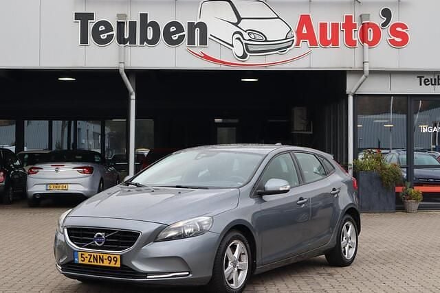 Grijs Gebruikt 2015 Volvo V40 Kinetic Hatchback | € 7.985 (Super prijs) - Afbeelding 1/4
