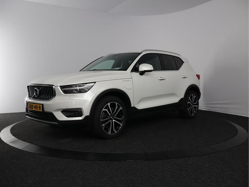 Wit Gebruikt 2021 Volvo XC40 Inscription SUV | € 31.900 (Goede deal) - Afbeelding 1/4