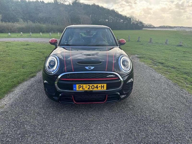 Zwart Gebruikt 2017 Mini John Cooper Works Hatchback | € 20.950 (Eerlijke prijs) - Afbeelding 1/4