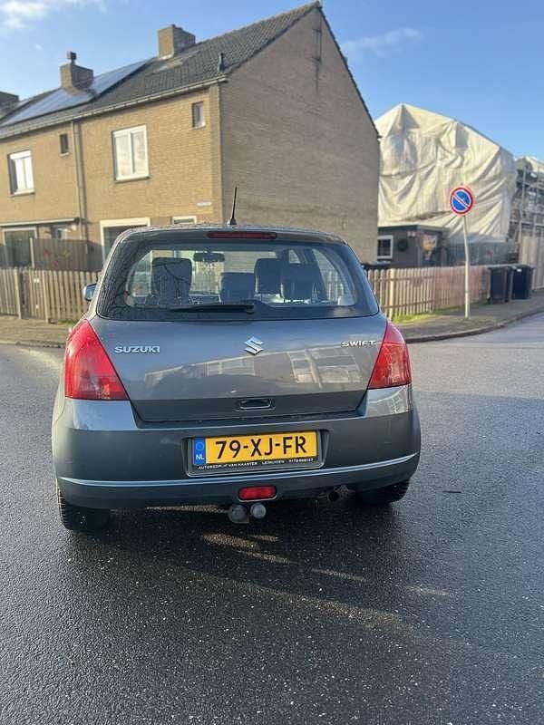 Occasion Suzuki Swift 92 PK (67 kW) 2007 Grijs Hatchback