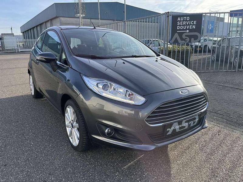 Occasion 2016 Ford Fiesta Titanium Sedan | € 7.450 (Eerlijke prijs) - Afbeelding 1/4