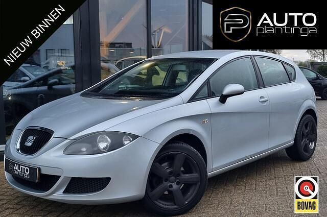 Grijs Occasion 2007 Seat Leon Reference Hatchback | € 2.295 (Eerlijke prijs) - Afbeelding 1/4