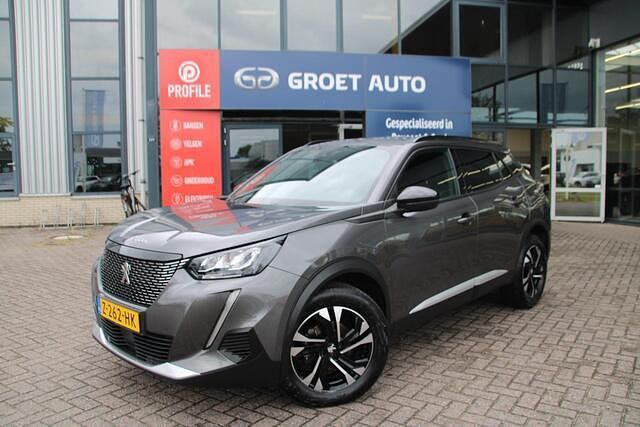 Grijs Gebruikt 2023 Peugeot 2008 Allure SUV | € 23.900 (Eerlijke prijs) - Afbeelding 1/4