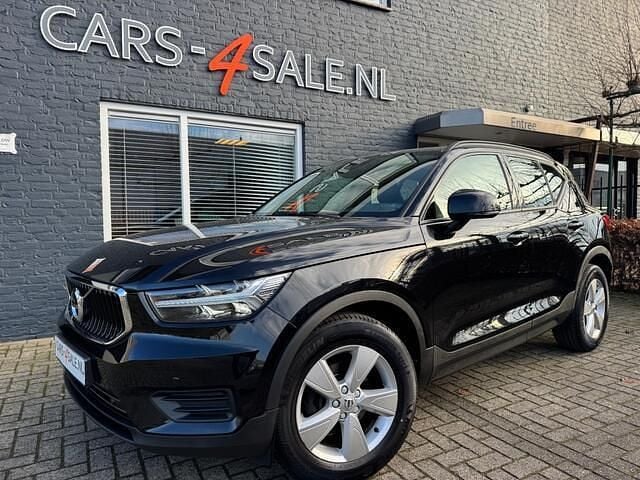 Zwart Occasion 2020 Volvo XC40 Momentum SUV | € 21.750 (Super prijs) - Afbeelding 1/4