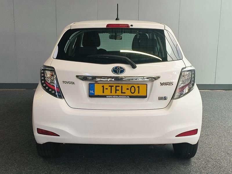 Occasion Toyota Yaris Hybrid 75 PK (55 kW) 2014 Wit Hatchback