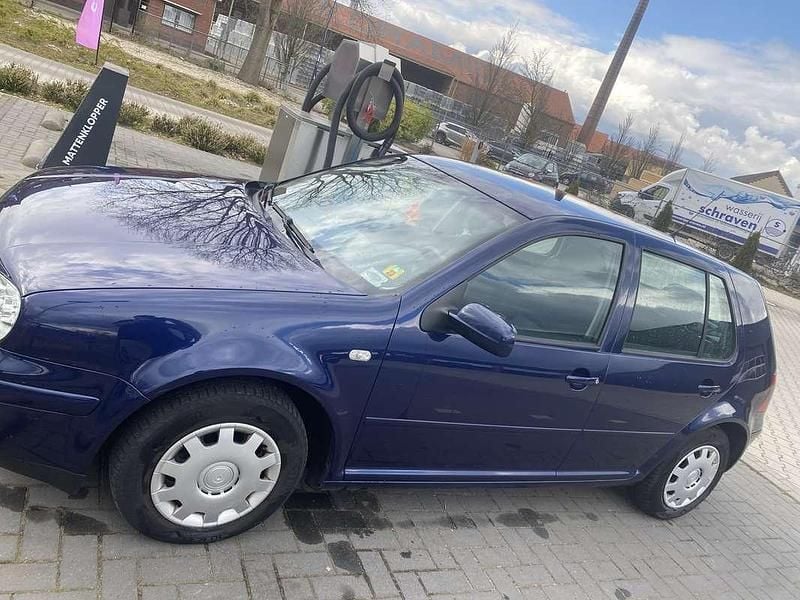 Blauw Gebruikt 2003 VW Golf IV Hatchback | € 1.500 (Eerlijke prijs) - Afbeelding 1/4