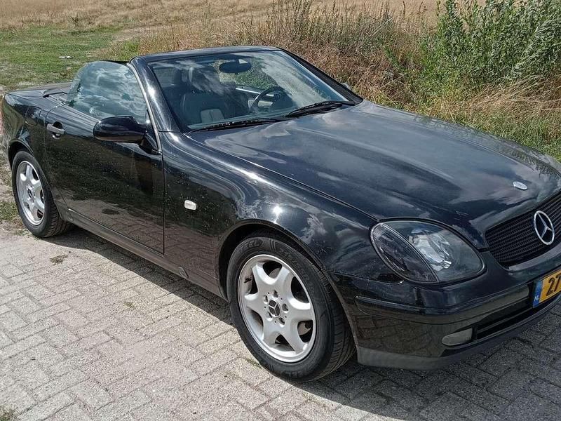 Zwart Gebruikt 1998 Mercedes SLK200 Cabriolet | € 2.150 (Super prijs) - Afbeelding 1/4