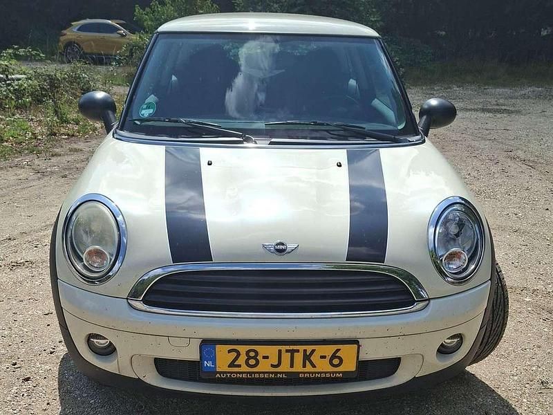 Beige Gebruikt 2009 Mini ONE Hatchback | € 4.250 (Eerlijke prijs) - Afbeelding 1/4