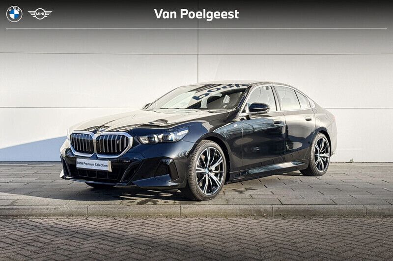 Zwart Gebruikt 2025 BMW i5 M Sport Sedan | € 69.900 - Afbeelding 1/4