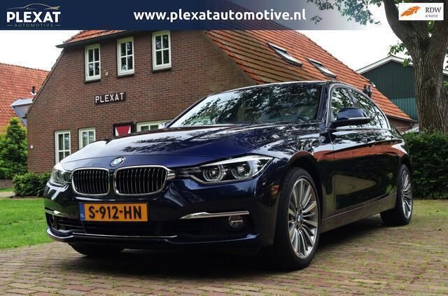 Blauw Gebruikt 2016 BMW 330 Executive Sedan | € 22.945 (Super prijs) - Afbeelding 1/4
