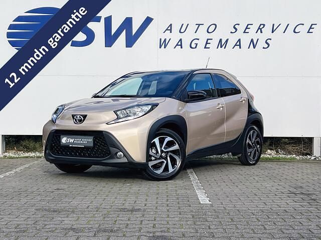 Bruin (metallic) Gebruikt 2024 Toyota Aygo X Pulse SUV | € 20.950 - Afbeelding 1/4