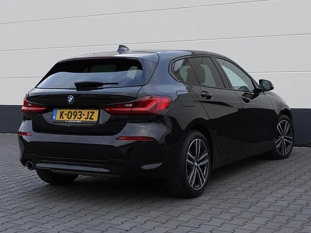 Occasion BMW 118 Executive 136 PK (100 kW) 2021 Zwart Hatchback