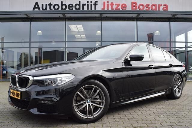 Zwart Gebruikt 2019 BMW 520 Executive Sedan | € 26.950 (Super prijs) - Afbeelding 1/4