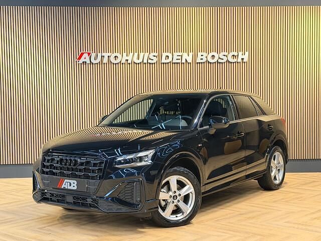 Zwart Gebruikt 2024 Audi Q2 S-Line SUV | € 34.980 (Eerlijke prijs) - Afbeelding 1/4