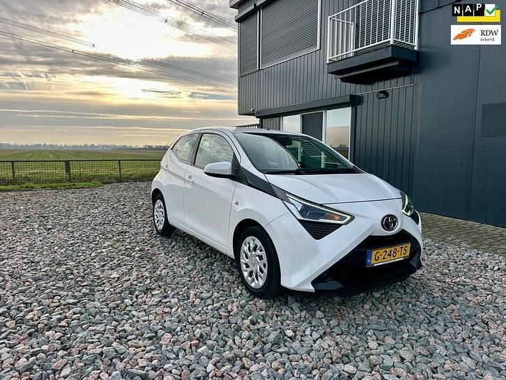 Occasion Toyota Aygo X-play 72 PK (52 kW) 2019 Wit Hatchback