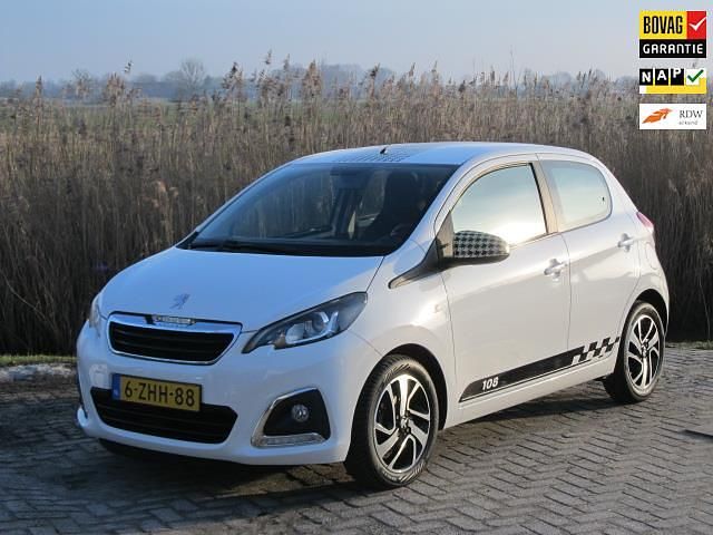 Wit Occasion 2015 Peugeot 108 Allure Hatchback | € 5.475 (Eerlijke prijs) - Afbeelding 1/4