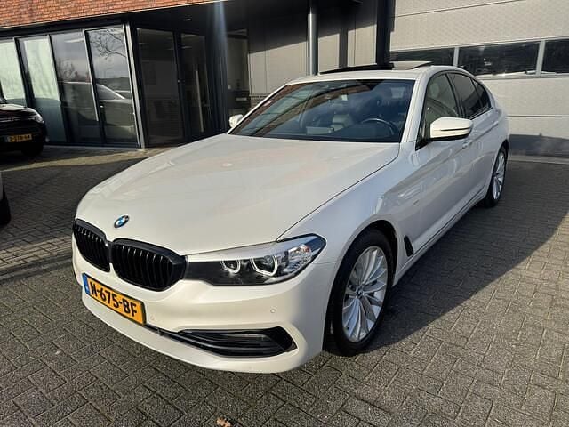 Wit Occasion 2017 BMW 530 Executive Sedan | € 22.995 (Goede deal) - Afbeelding 1/4