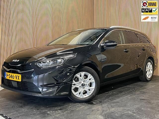 Zwart Gebruikt 2022 Kia Ceed Sportswagon Stationwagen | € 12.995 (Eerlijke prijs) - Afbeelding 1/1